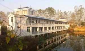 出丧棺材浮水上，悬派系跤挚胀