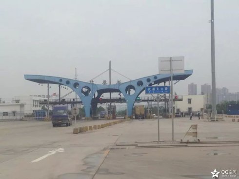 001EFHzpgy6UbsYEsaLcb&690