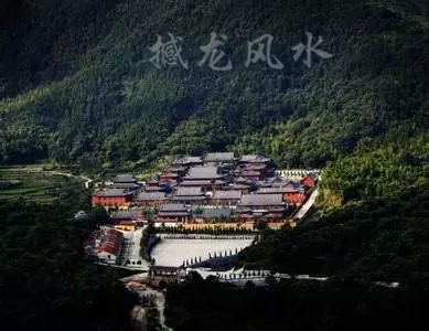 001EFHzpgy6WdSxK7vSf4&690