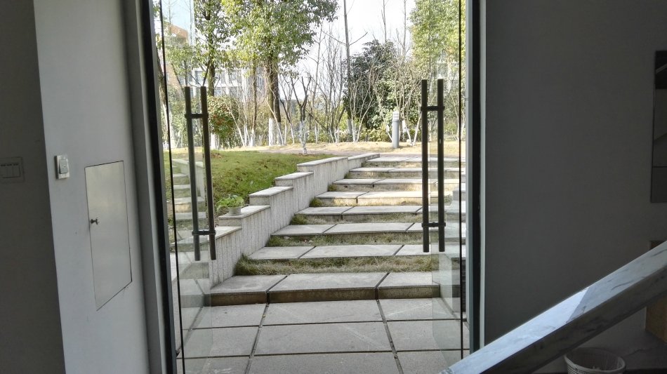 大门乘煞,丢盔卸甲