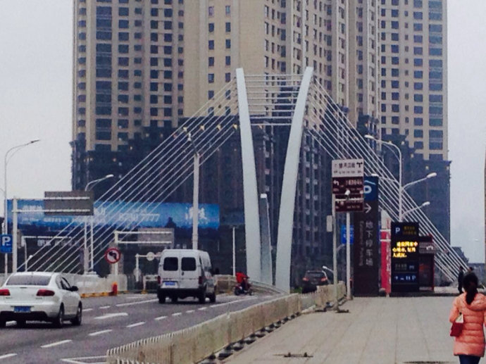 001EFHzpgy6WY8e85gtb1