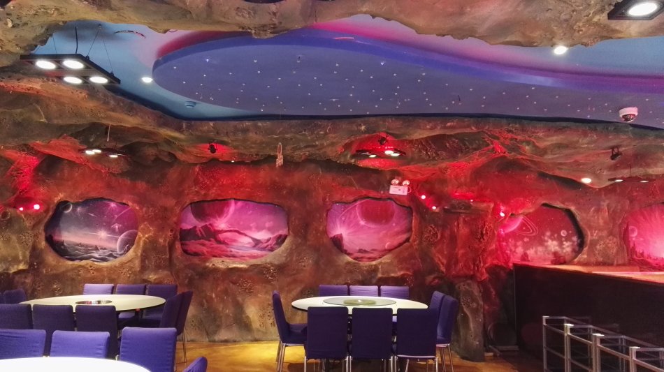 001EFHzpgy6YcUE9Xcr27