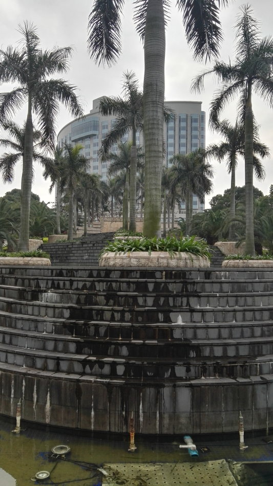 001EFHzpgy6YcWeiKBdcb