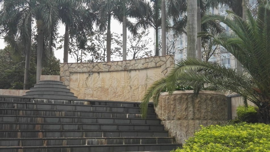 001EFHzpgy6YcWlTsxUfe