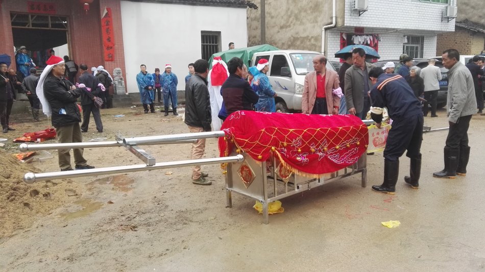 001EFHzpgy70HmrnUDY86