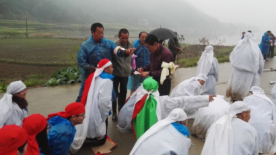 001EFHzpgy70HmufsPd3f