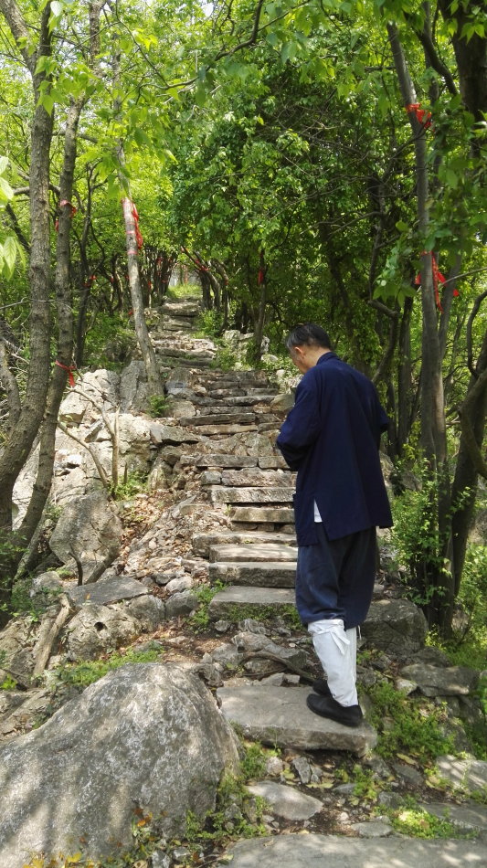 001EFHzpgy712HJGFl5df