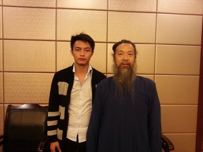 001EFHzpzy73Zig3g9wf6&690