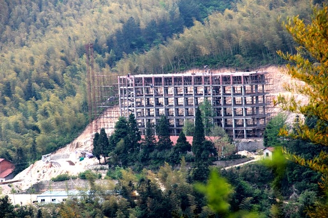 001EFHzpzy75pbZBCZS9c