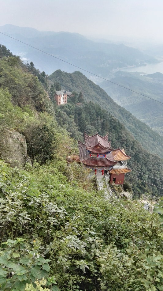 001EFHzpzy75pc17Vub4b