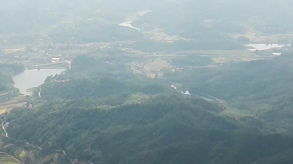 001EFHzpzy75pc4nMZu6c